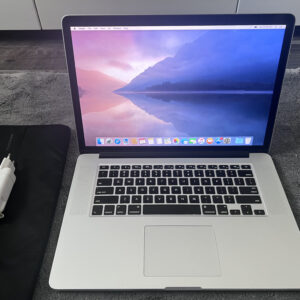 Macbook Pro 2015 15" 256/16 GB i7